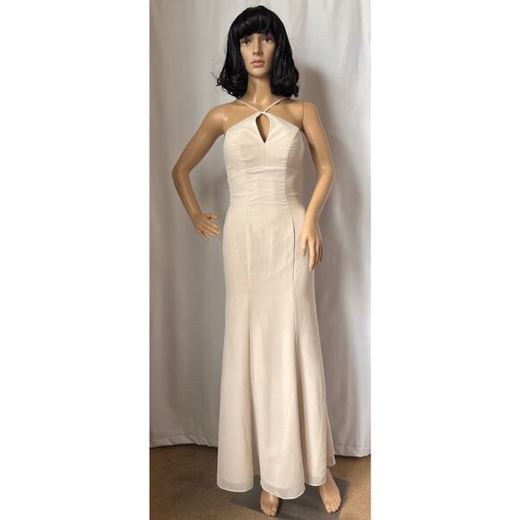 Azazie sexy fitted keyhole halter formal maxi Champagne. dress XXS - Picture 6 of 14